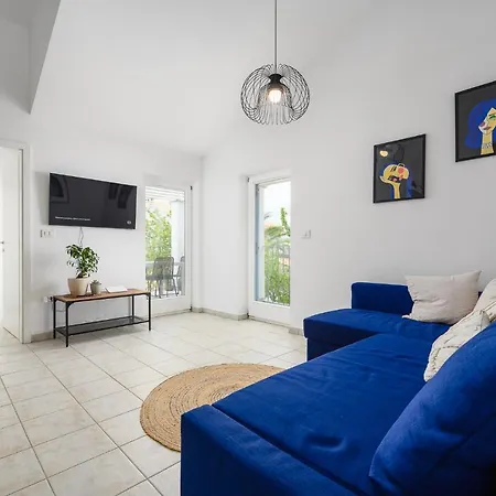 Apartment Tramontana Near The Beach Basanija Exterior photo